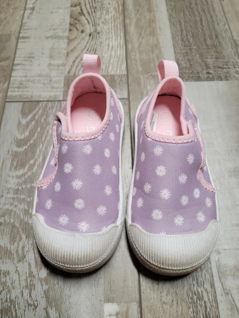 DSG Toddler Water Shoes Size 6 Pink And Purple